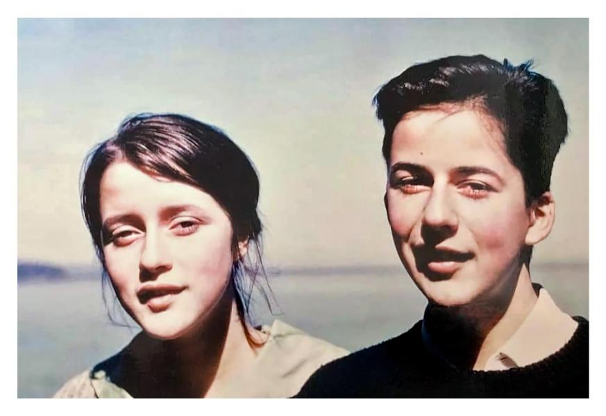 Fotografía de Miguel y su hermana Inés Fotografía de Miguel y su hermana Inés